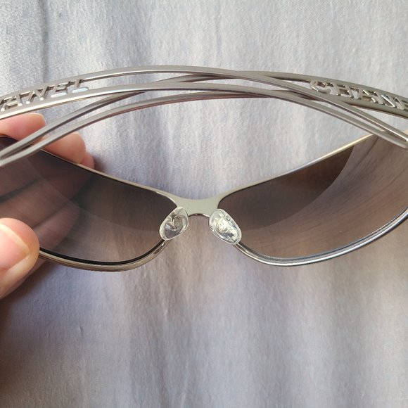 100% authentic CHANEL Sunglasses - Picture 7 of 17